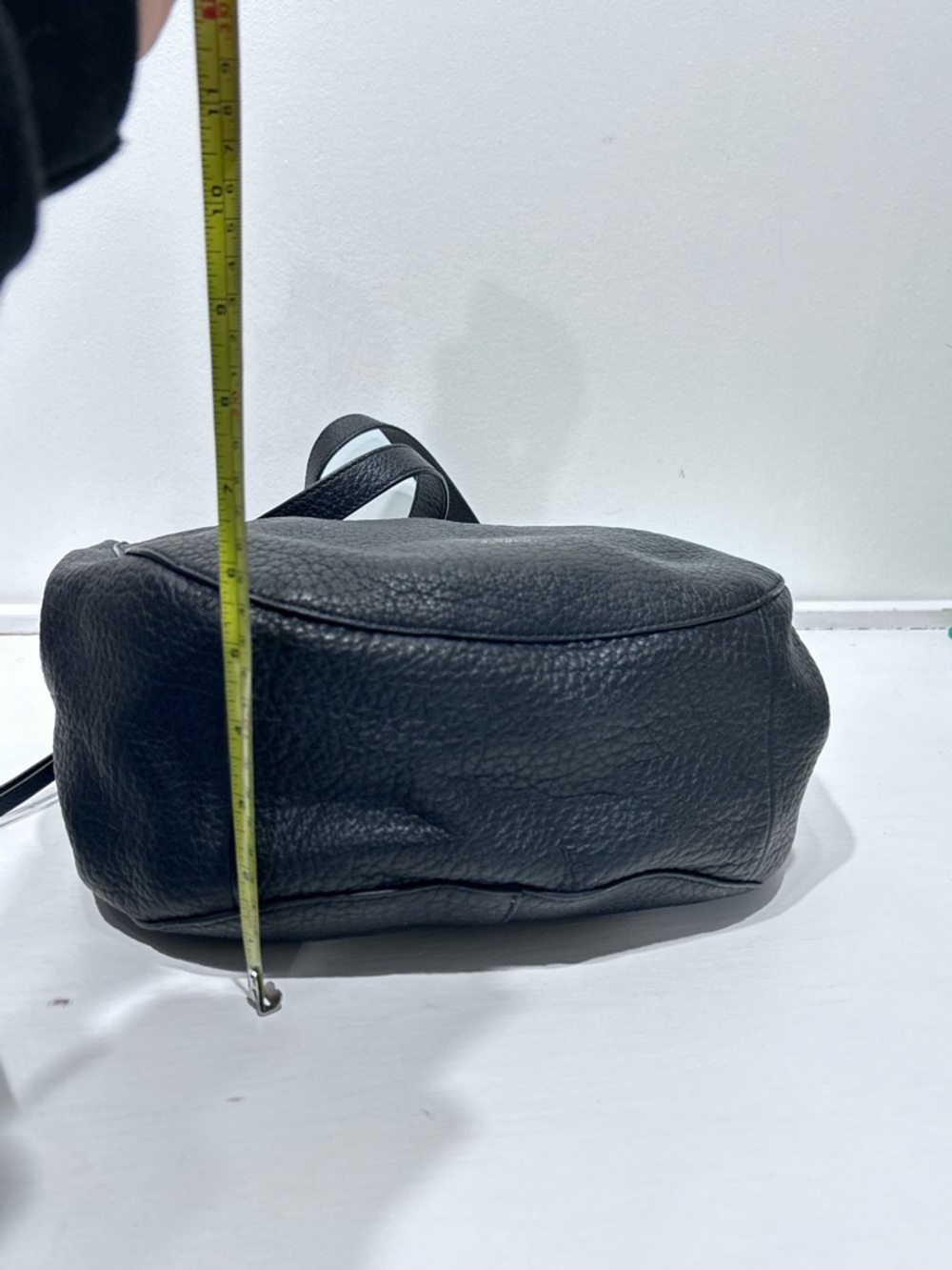 Vince Camuto Black Pebbled Leather Hobo Shoulder Bag Gold Hardware - Picture 16 of 16